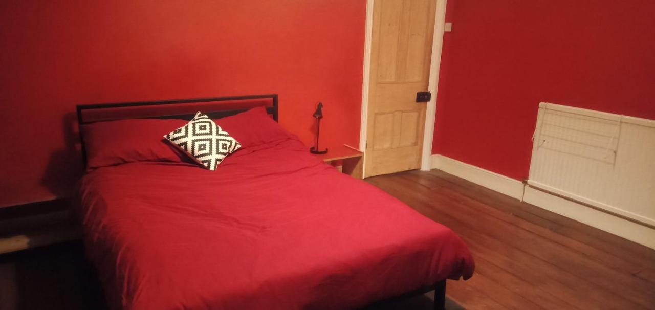 Fernleigh Homestay Бристол Екстериор снимка